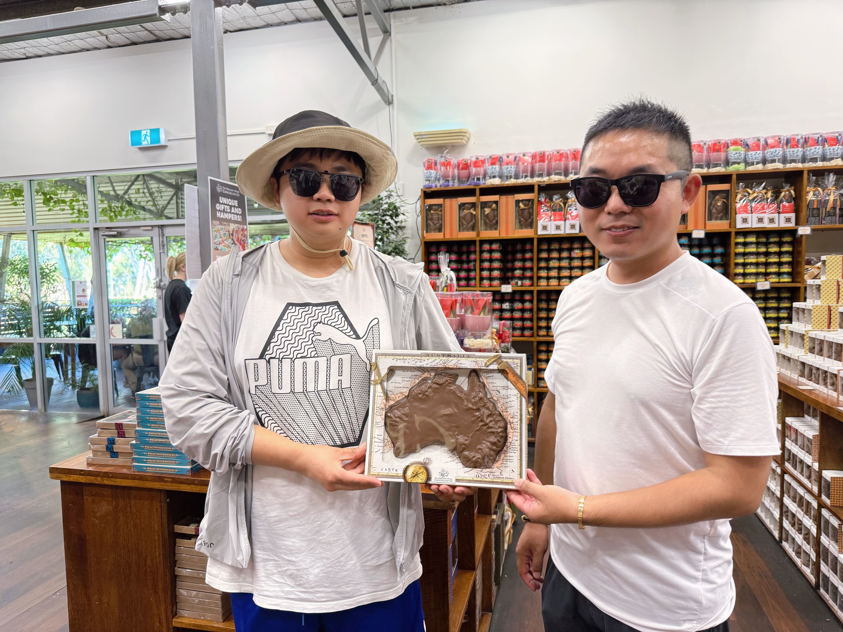 与宋泳泽老师在珀斯天鹅谷巧克力工厂